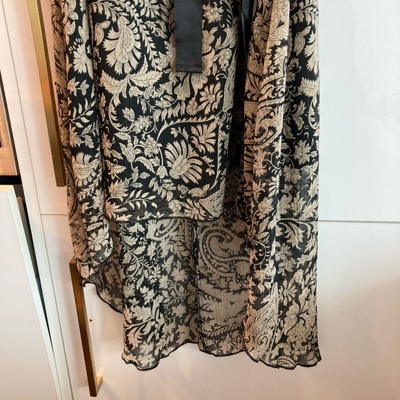 👗Suzy Shier Hi-Low Ruffle Sleeve Belted Dress in Tan/Black👗 - Picture 4 of 7